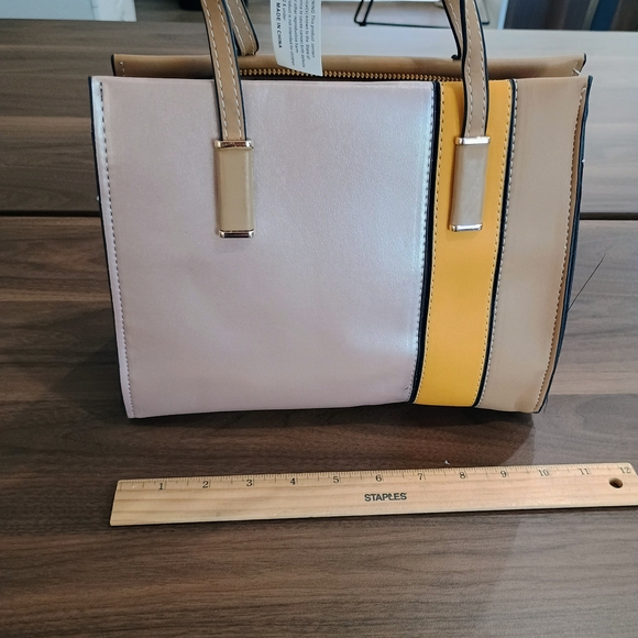 Elegant Yellow and Cream Women's Handbag - Picture 3 of 7